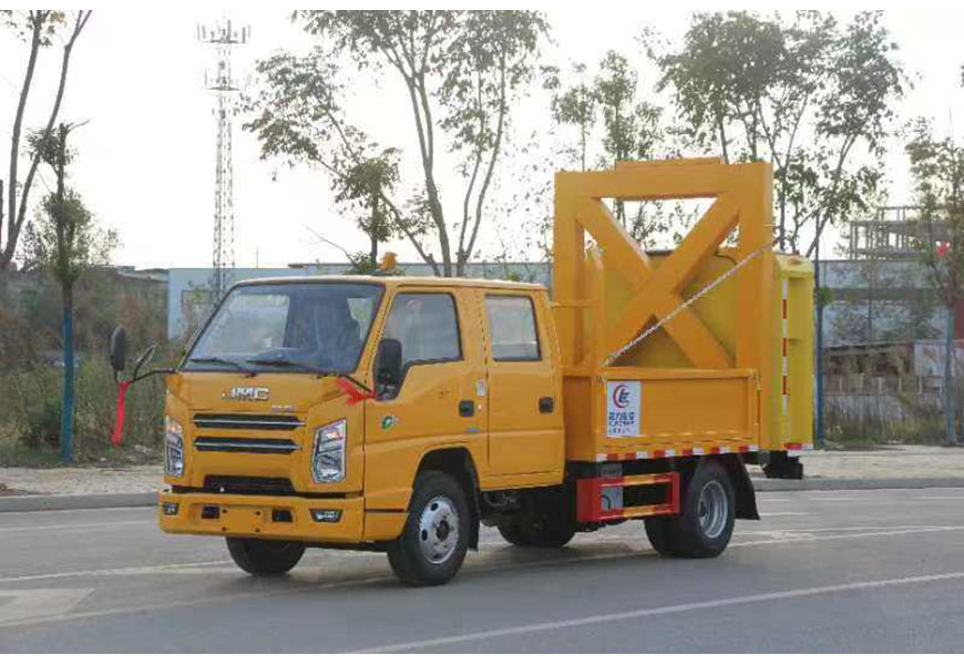 公路養(yǎng)護安全專用車江鈴順達70k藍(lán)牌防撞緩沖車